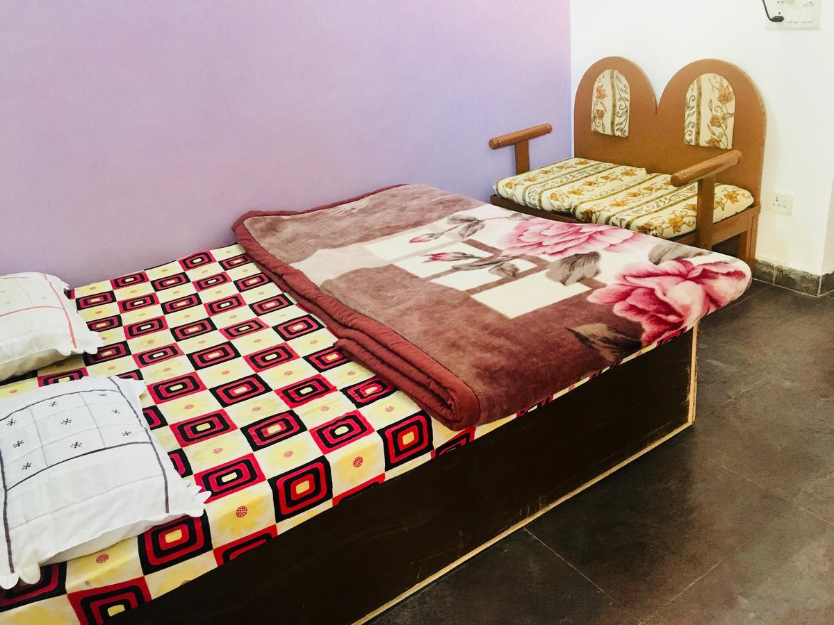 Hotel Heritage Sanyam Nāhan Eksteriør billede