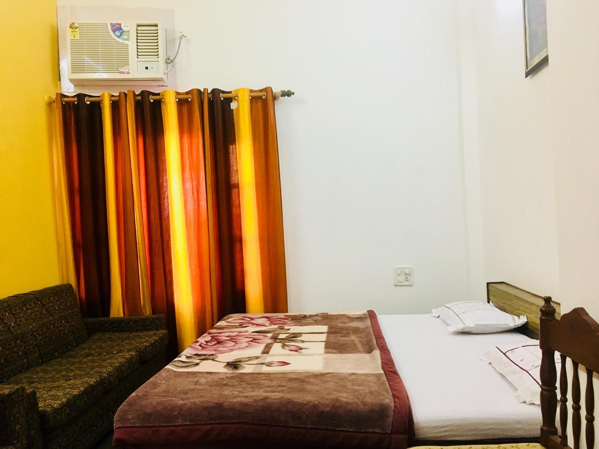 Hotel Heritage Sanyam Nāhan Eksteriør billede